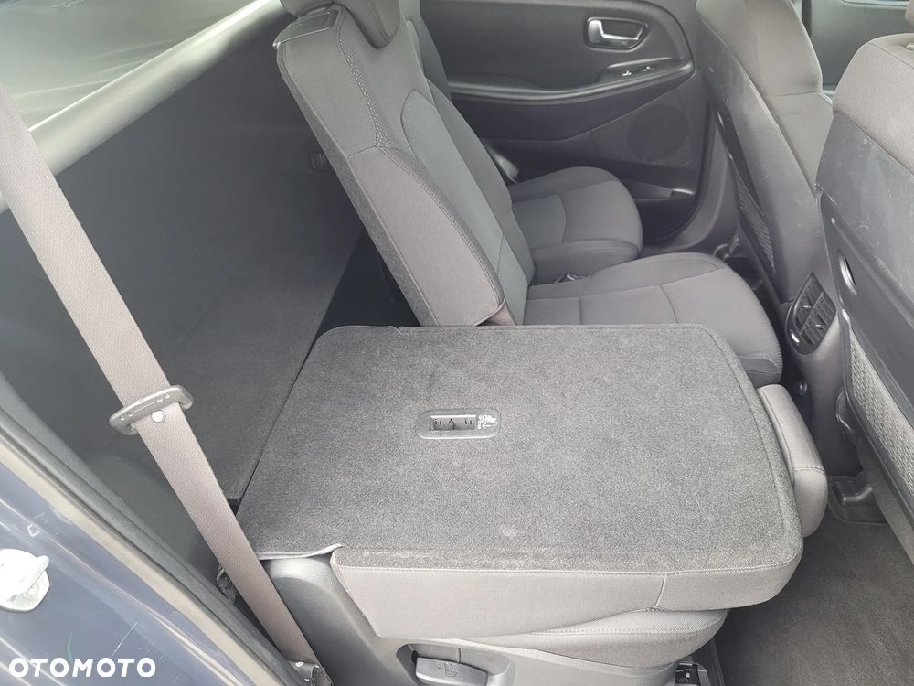 Kia Carens 1.7 CRDi 141 Dream Team Edition - 13