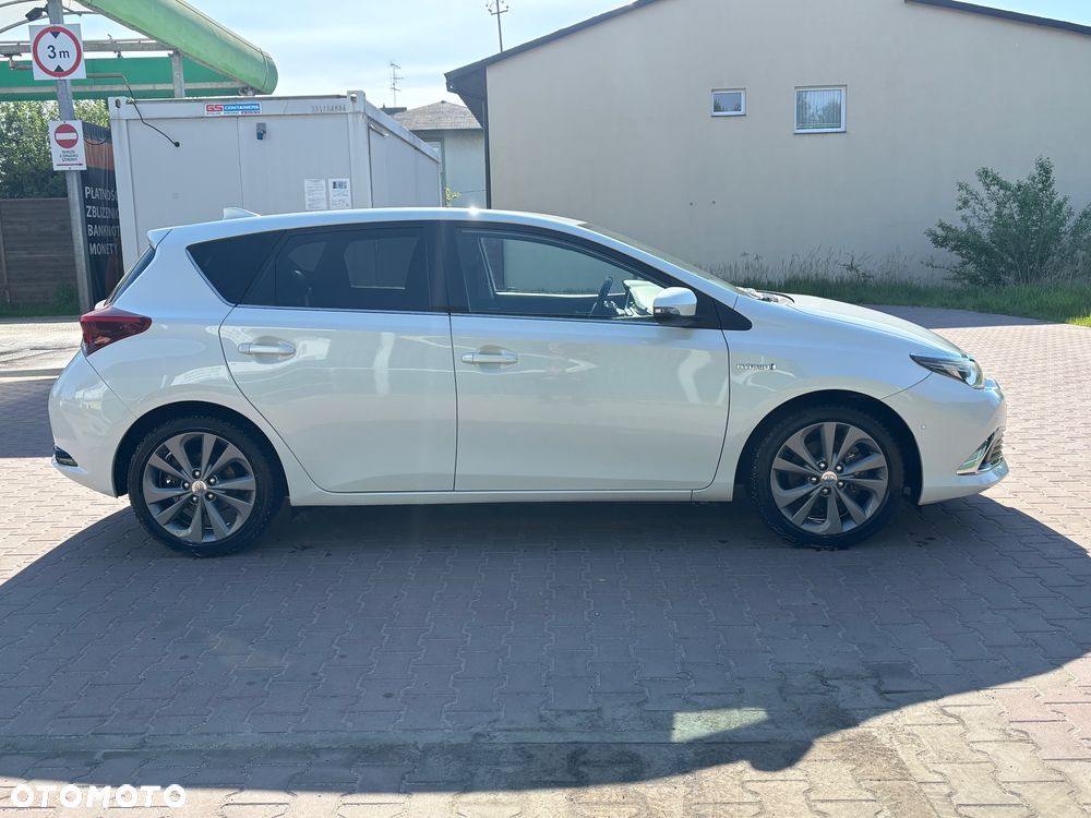 Toyota Auris 1.8 Executive - 4