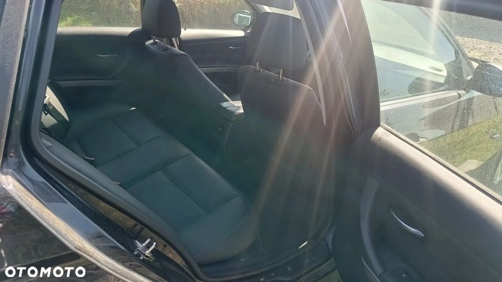 BMW Seria 3 320d - 8