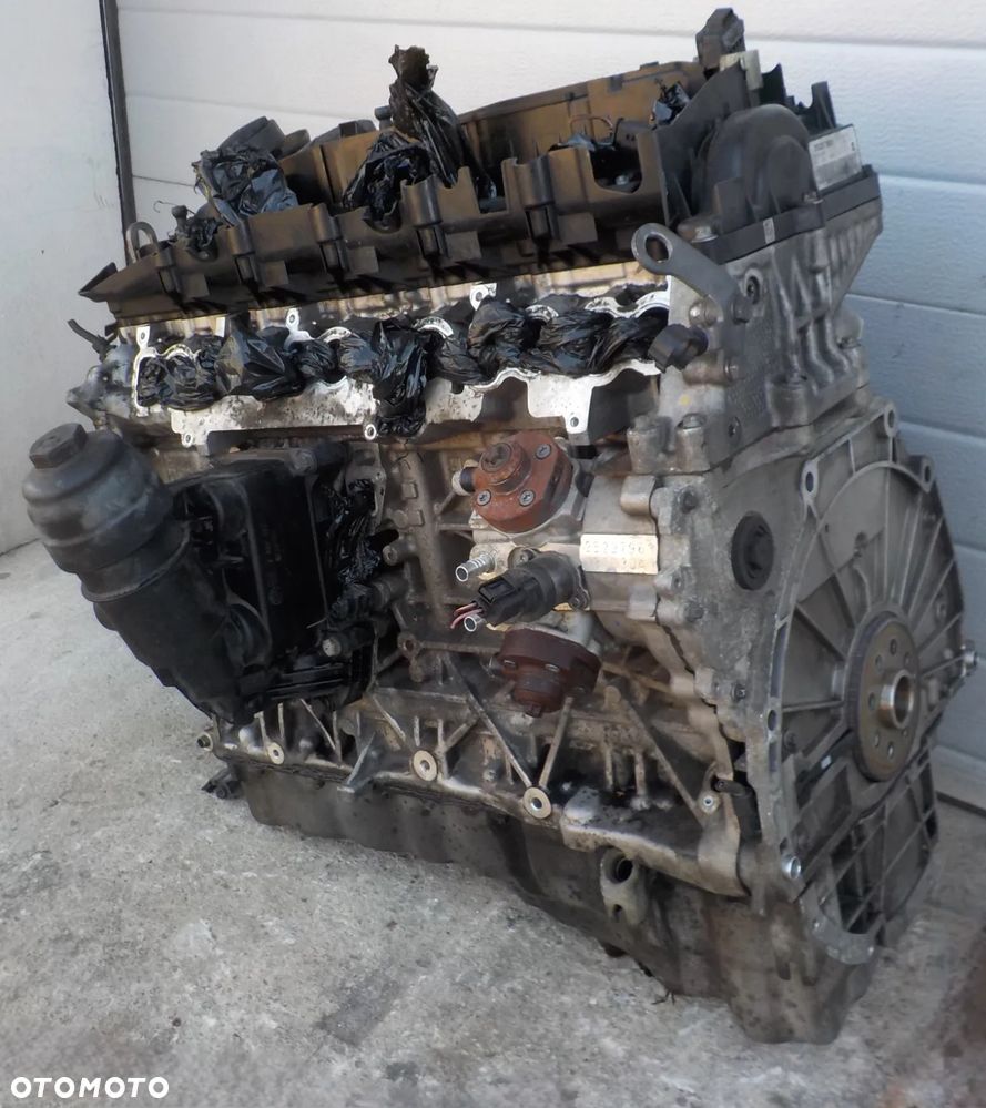 BMW SERIA 3 E90 E91 E92 E93  SILNIK SŁUPEK Z POMPĄ WTRYSKOWĄ N57D30A - 12