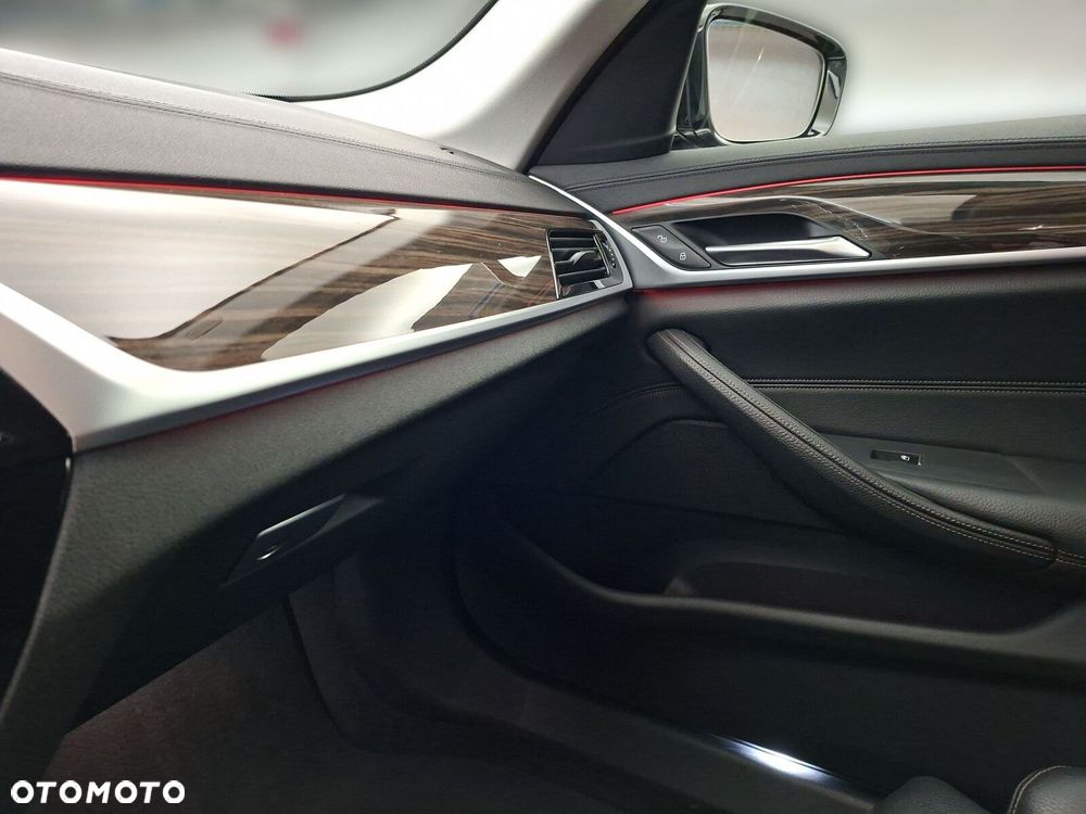 BMW Seria 5 520d Luxury Line - 22