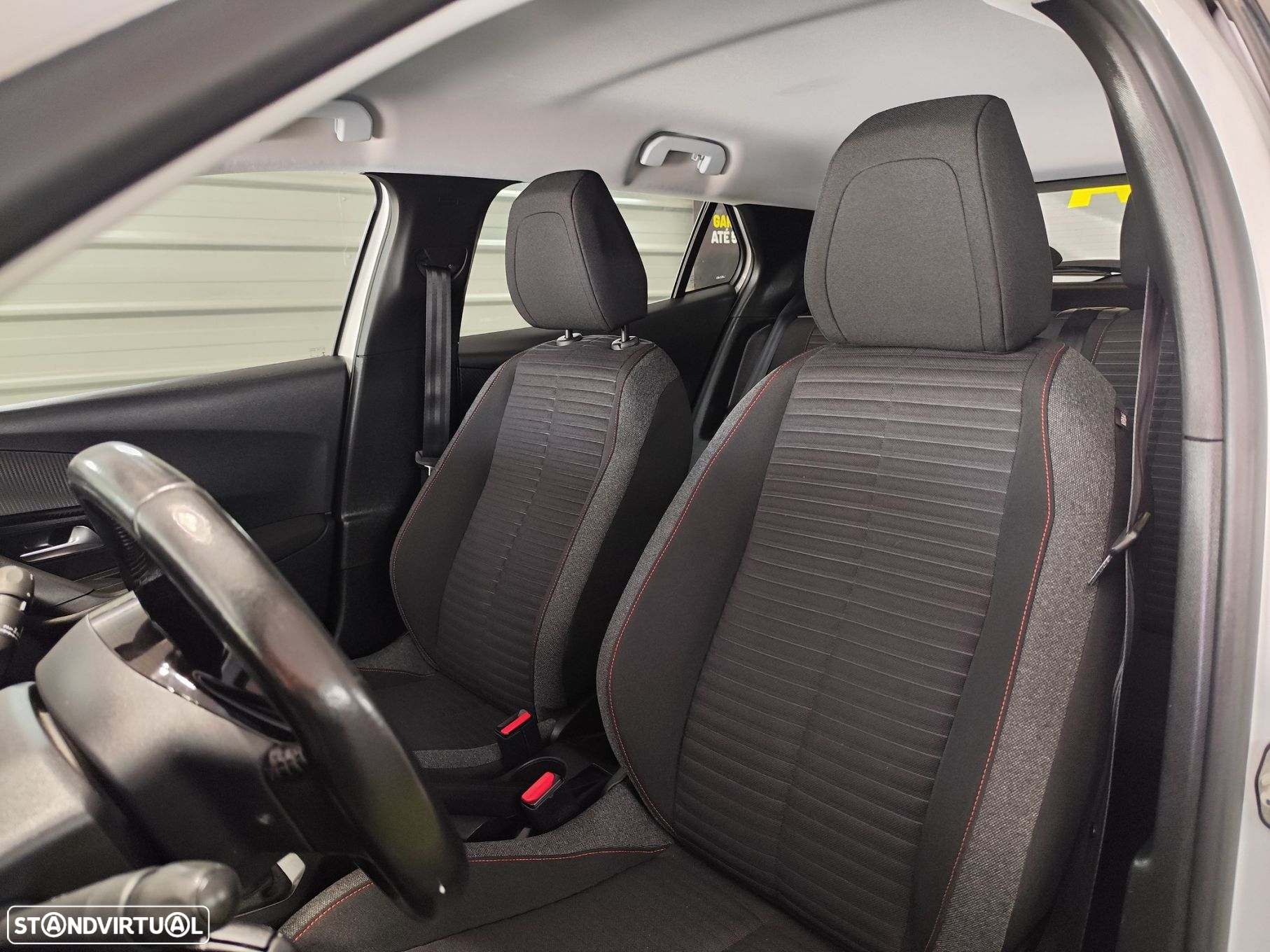 Peugeot 2008 1.2 PureTech Active Pack - 23