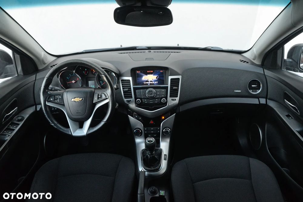 Chevrolet Cruze 1.8 LT - 26