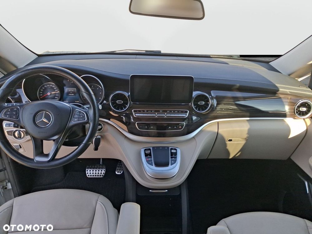 Mercedes-Benz Klasa V - 18