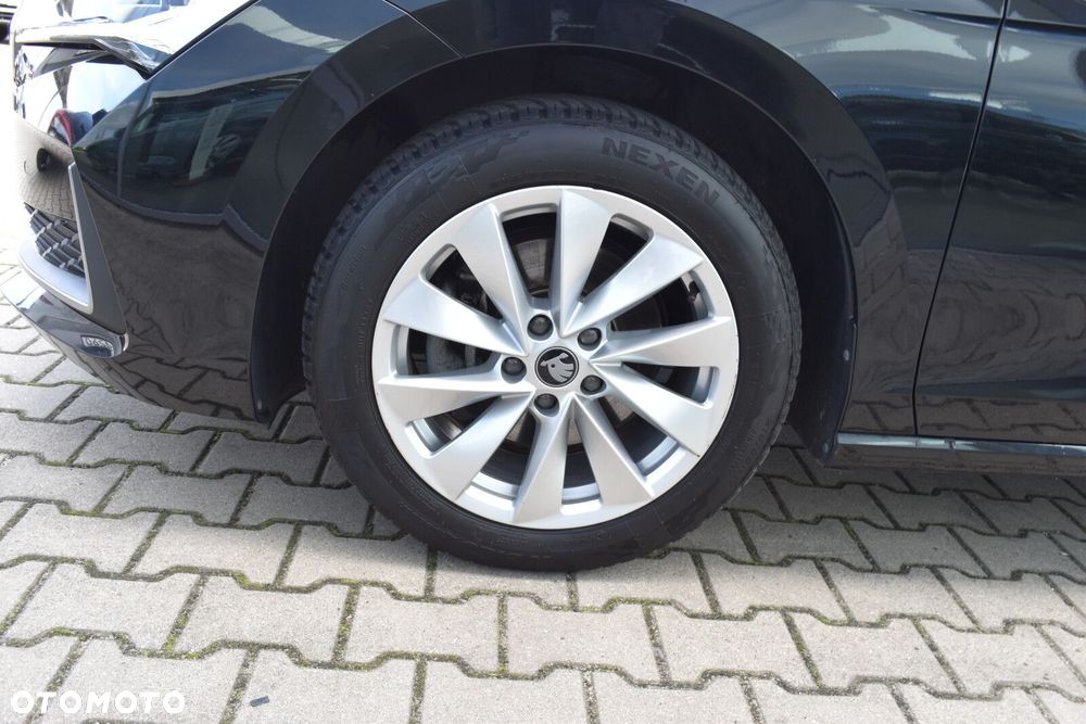 Skoda Superb 2.0 TDI SCR Selection DSG - 34