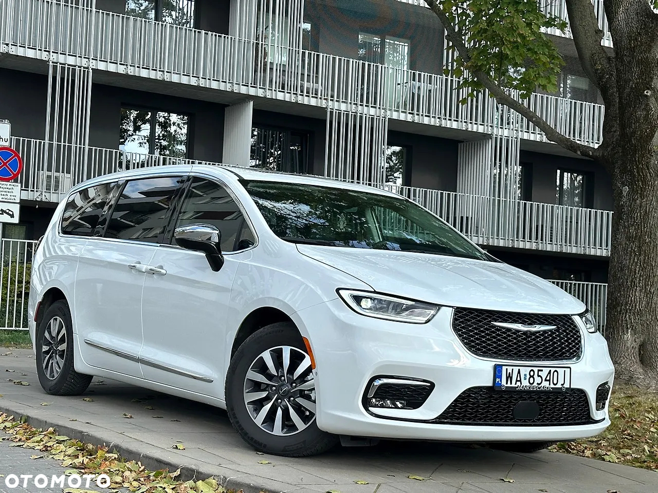 Chrysler Pacifica - 3
