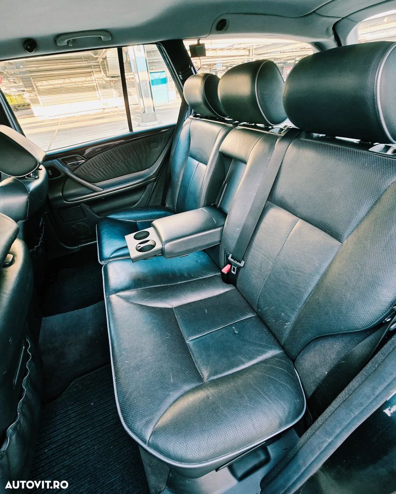 Mercedes-Benz E - 21