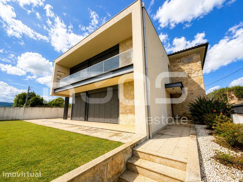 Moradia T3 a 5 minutos de Braga com possibilidade de construir piscina - Grande imagem: 3/33