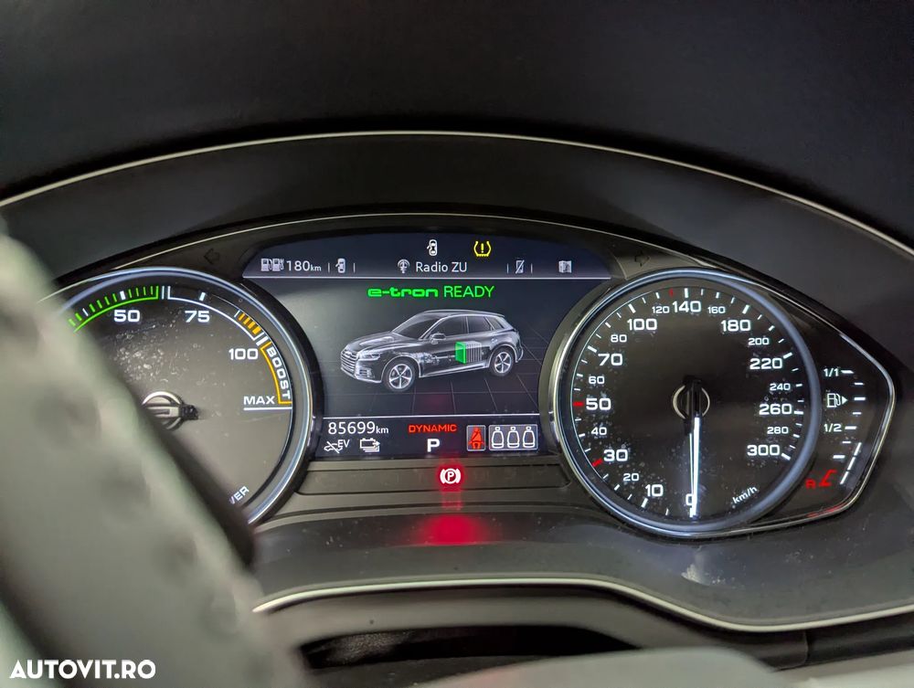 Audi Q5 55 TFSIe quattro S tronic S line - 4