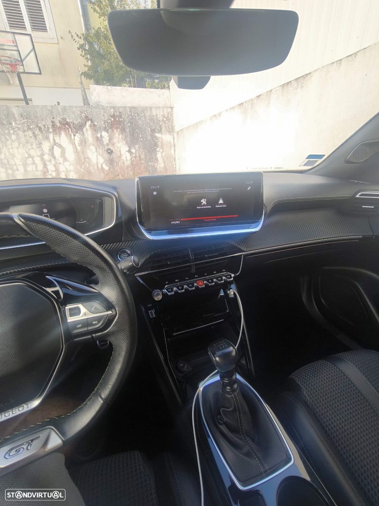 Peugeot 2008 - 8