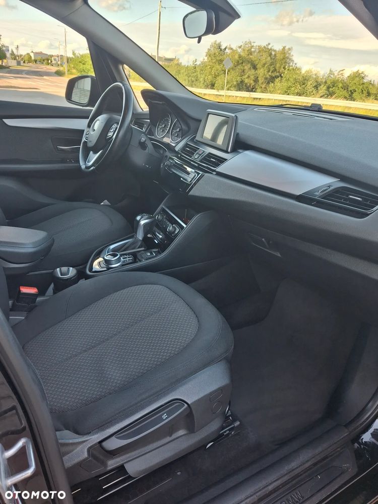 BMW Seria 2 218d Sport-Aut Advantage - 7