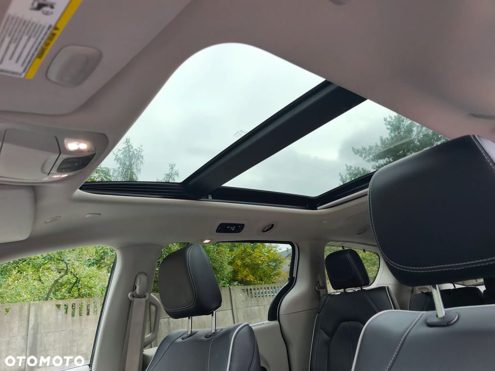 Chrysler Pacifica - 23