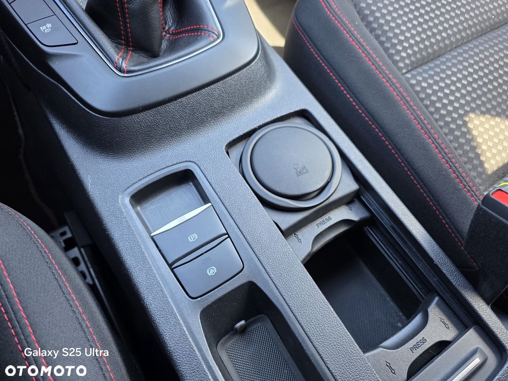 Ford Kuga 1.5 EcoBoost ST-LINE - 16