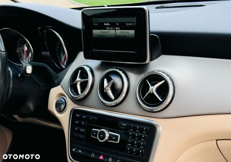 Mercedes-Benz GLA 250 4-Matic - 25
