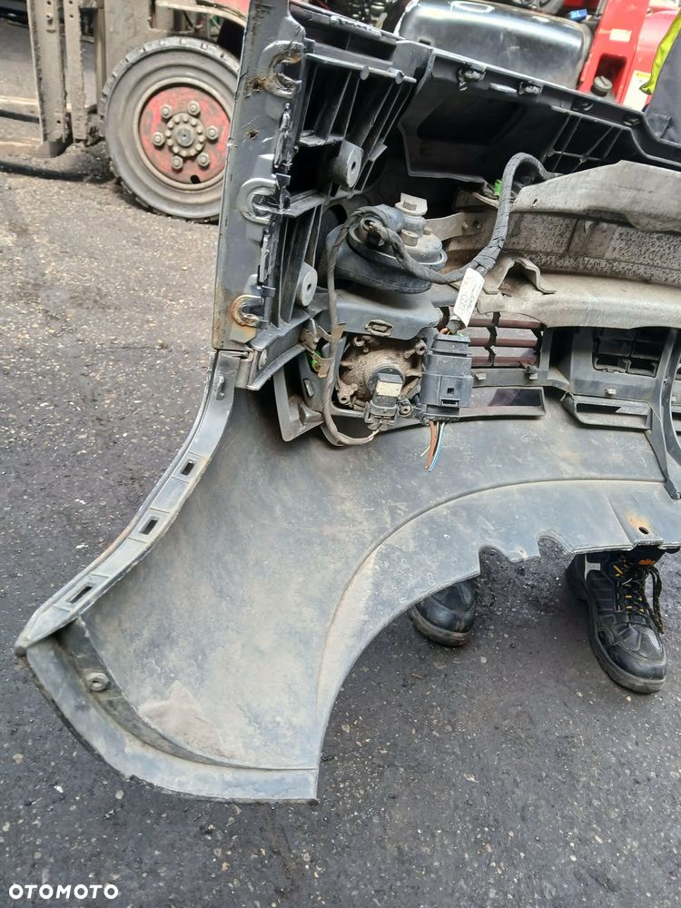 Audi A4 B6 Zderzak przedni - 6