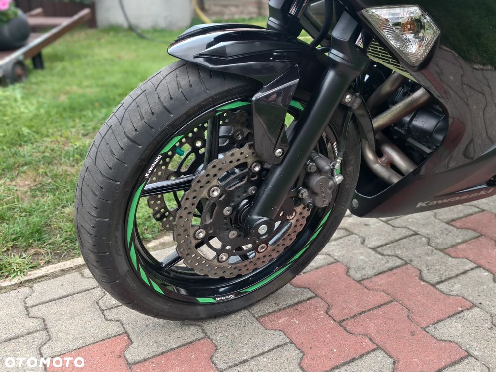 Kawasaki ER - 25