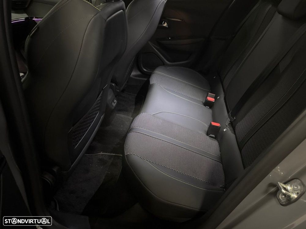 Peugeot 208 1.2 Hybrid GT e-DCS6 - 12