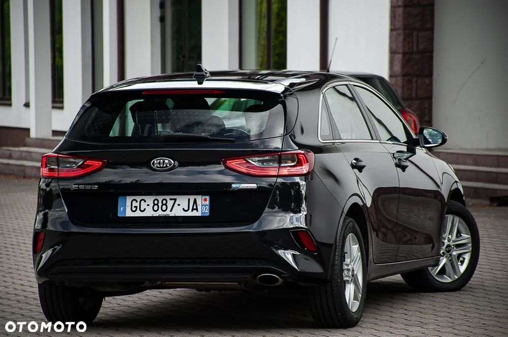 Kia Ceed 1.6 CRDi Eco-Dynamics+(48V Mild-Hybr.) DCT7 Spirit - 30