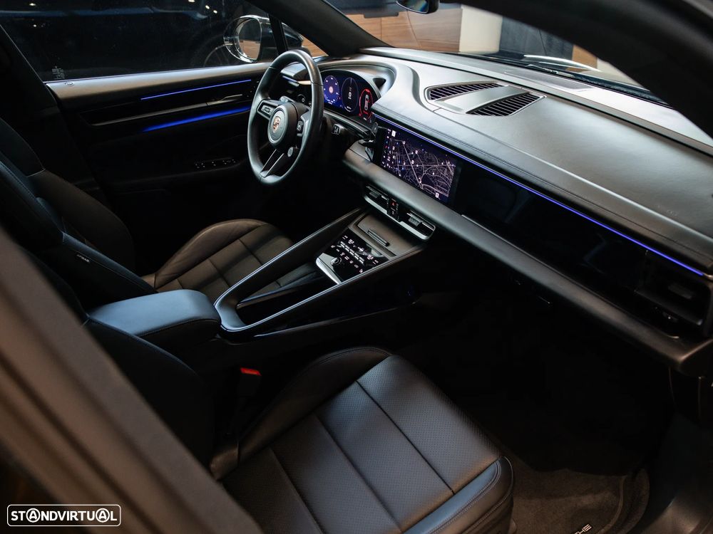 Porsche Macan Electric - 30