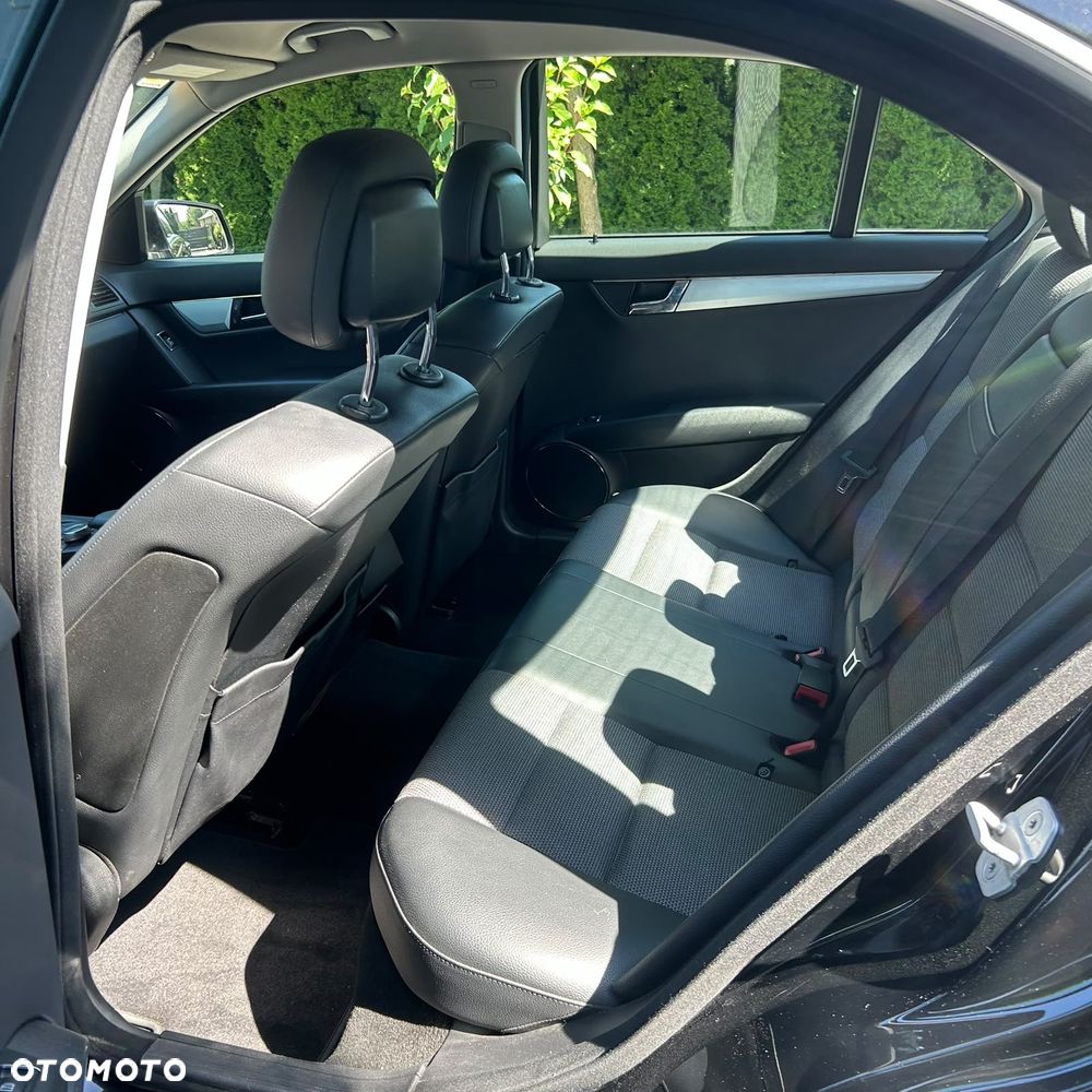 Mercedes-Benz Klasa C 220 CDI DPF Automatik BlueEFFICIENCY Avantgarde - 18