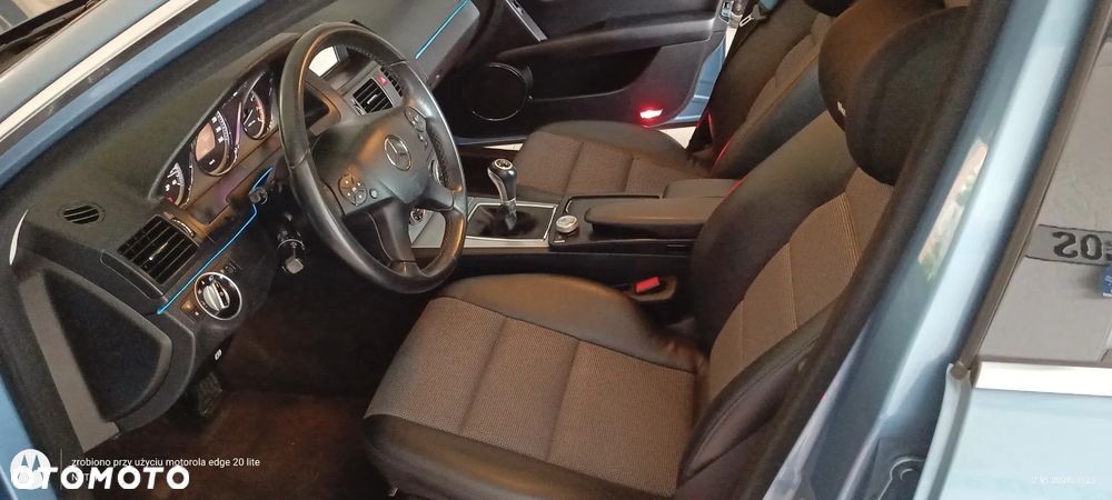 Mercedes-Benz Klasa C 180 CGI BlueEff Avantgarde - 11