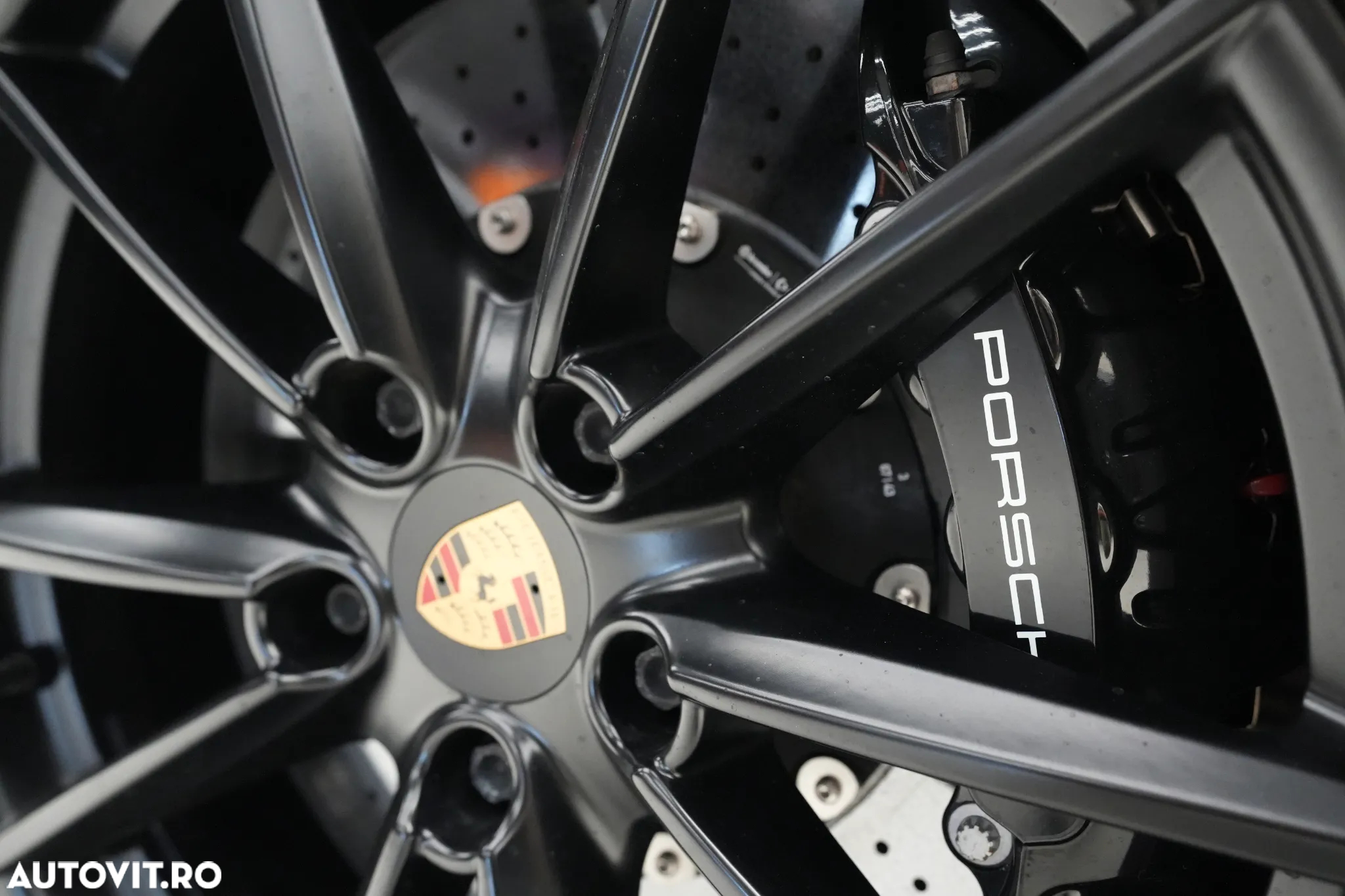 Porsche 911 Targa 4S PDK Heritage Design Edition - 33