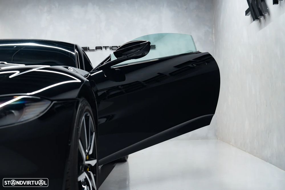 Aston Martin Vantage Coupe V8 - 10