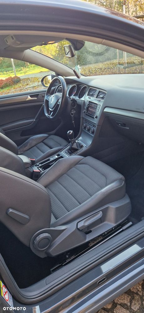 Volkswagen Golf - 31