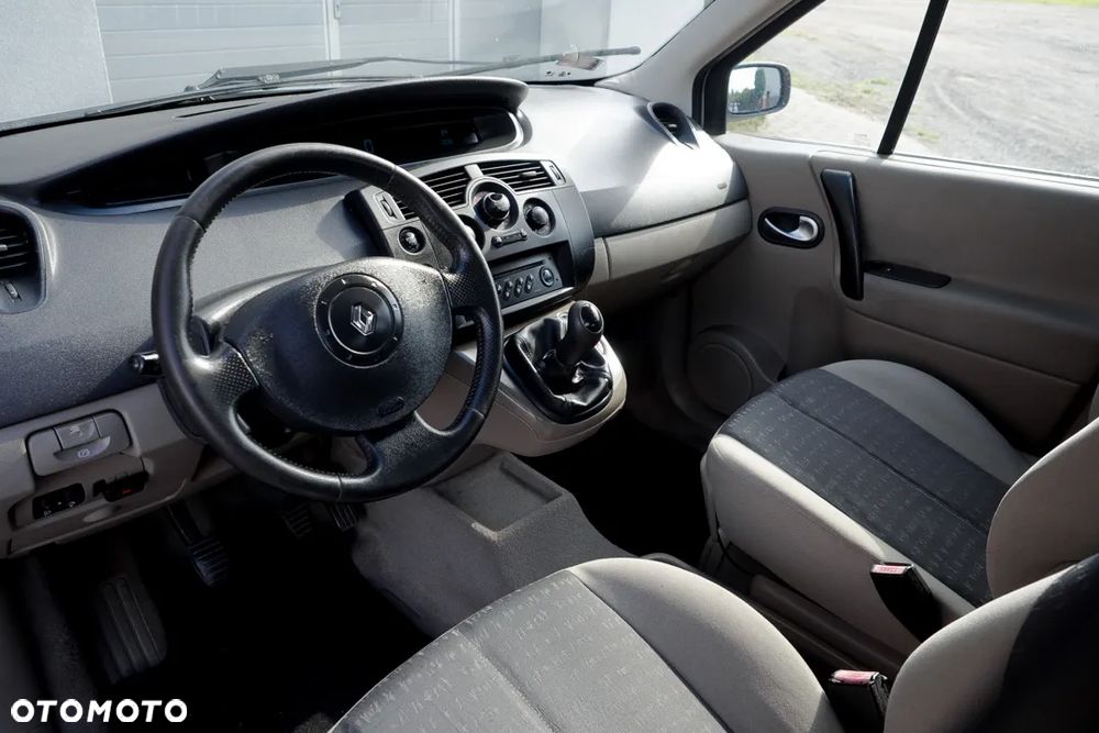 Renault Scenic 1.6 16V Authentique - 9