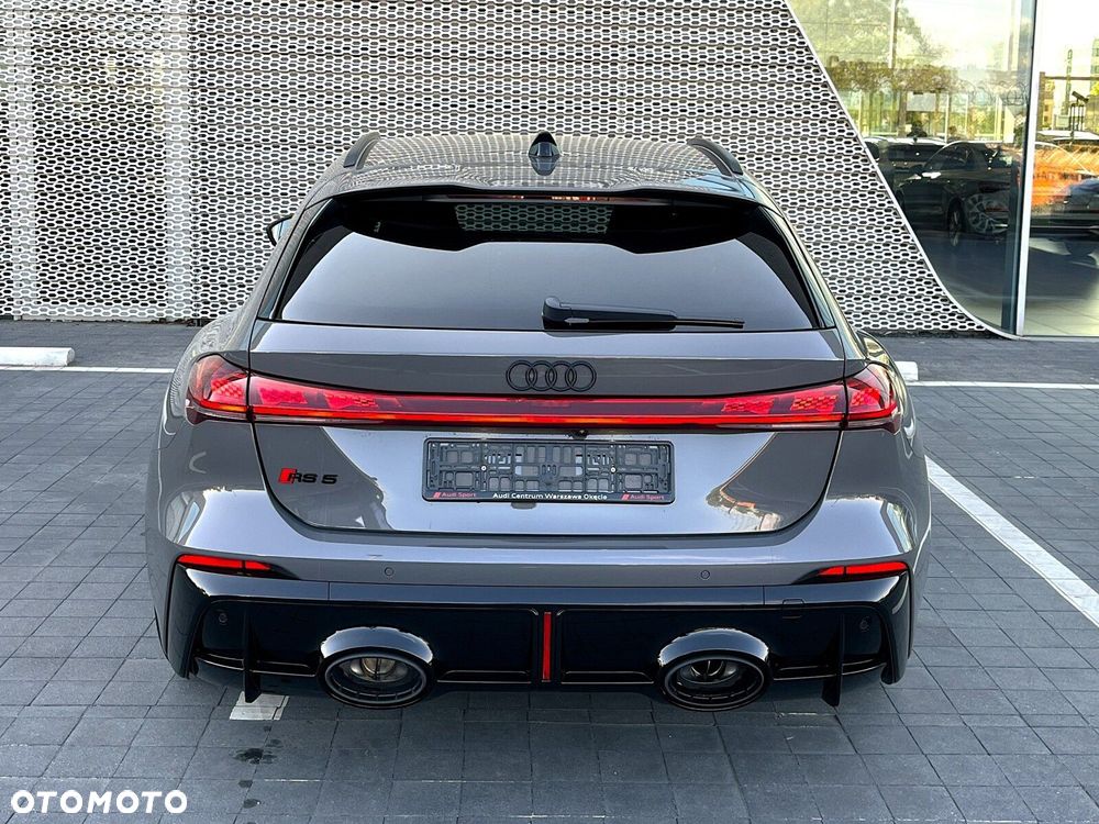 Audi RS5 Avant - 7
