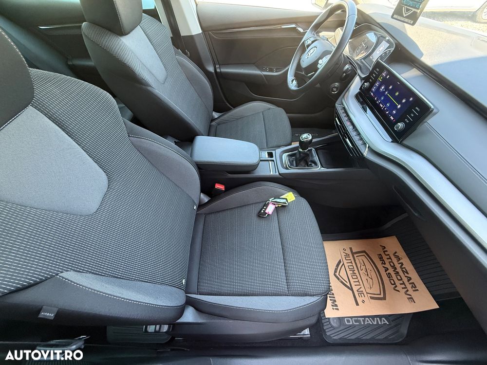 Skoda Octavia Combi 2.0 TDI Ambition - 18