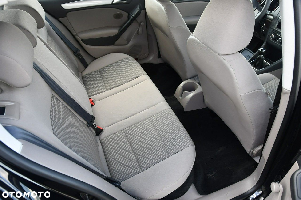 Volkswagen Golf - 19