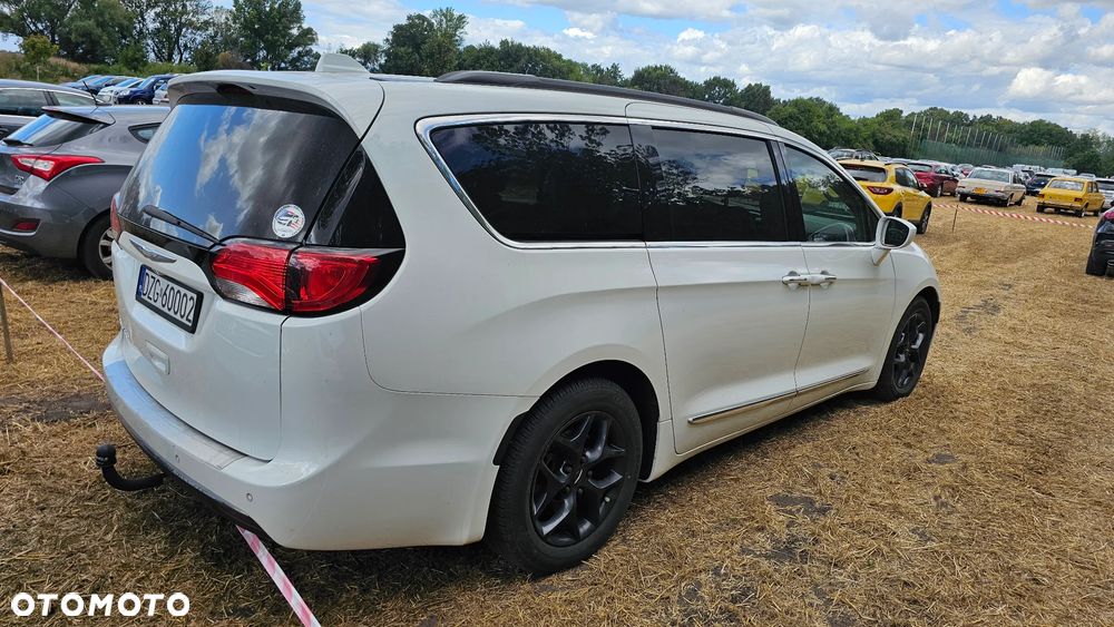 Chrysler Pacifica - 7