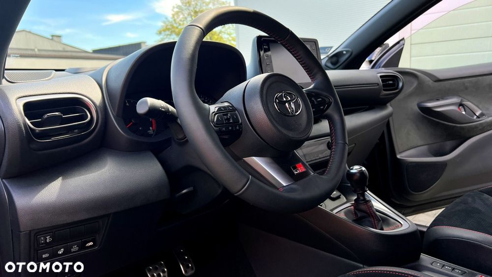 Toyota Yaris - 10