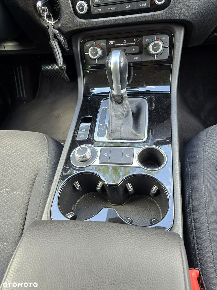 Volkswagen Touareg 3.0 V6 TDI BMT Business Line - 17