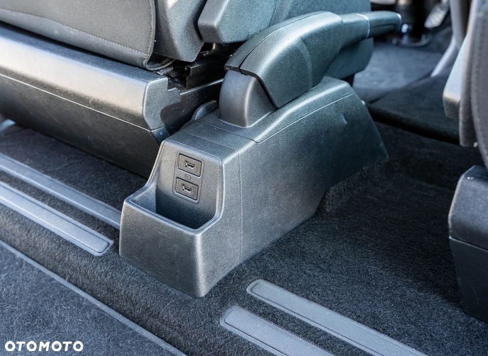 Ford Tourneo Custom - 10