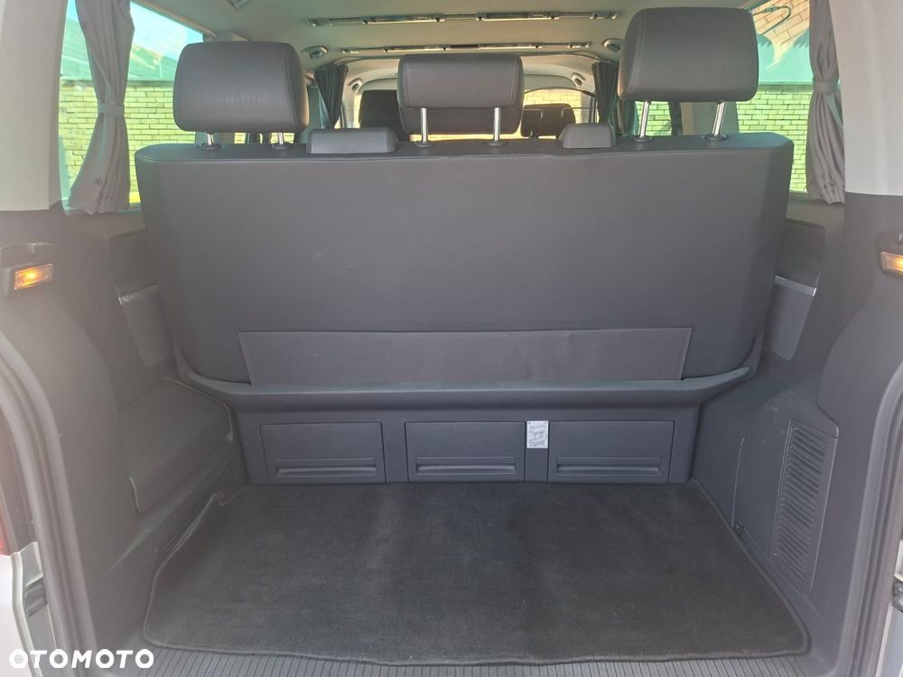 Volkswagen Multivan - 9