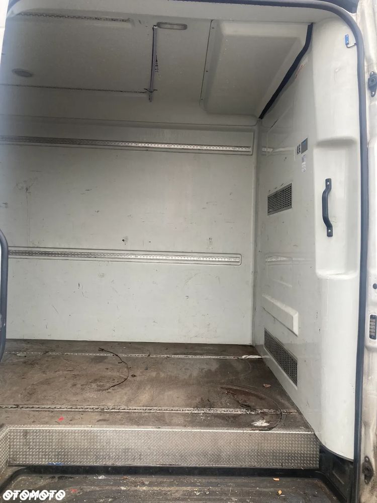 Mercedes-Benz SPRINTER - 17