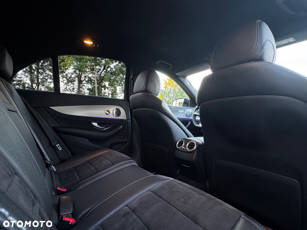 Mercedes-Benz Klasa E 220 d 4-Matic 9G-TRONIC - 4