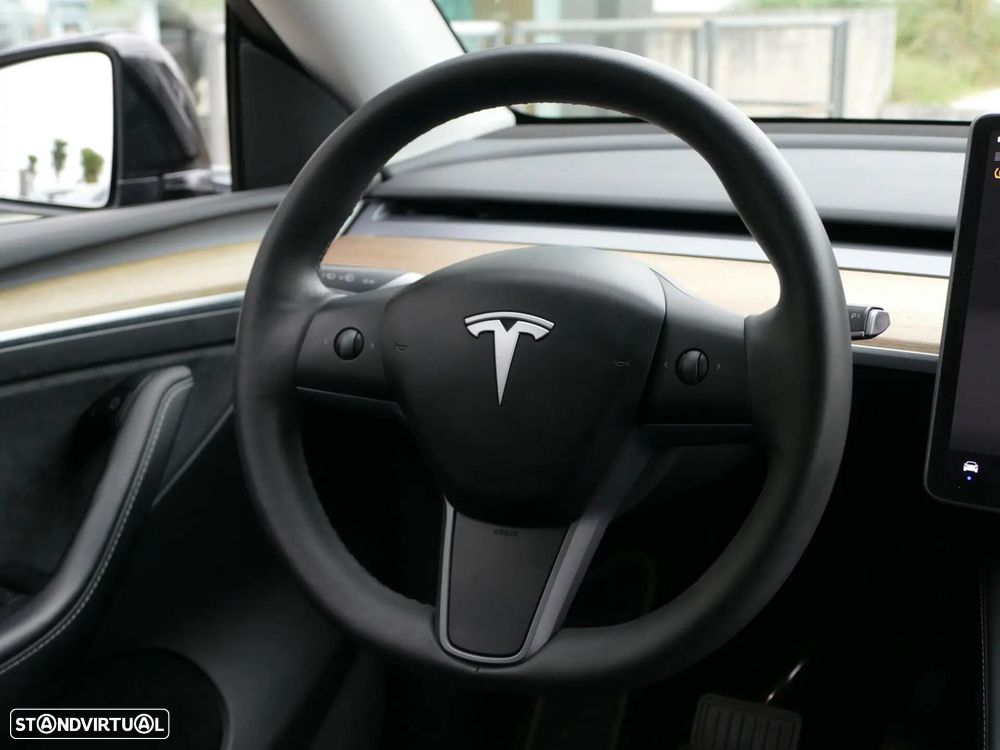 Tesla Model Y Standard - 33