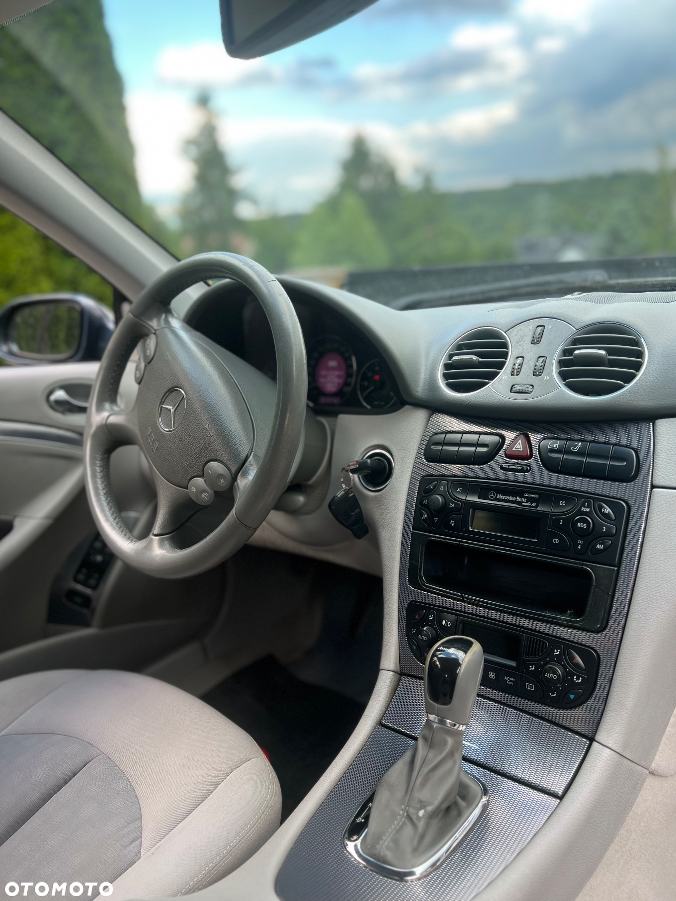 Mercedes-Benz CLK - 28