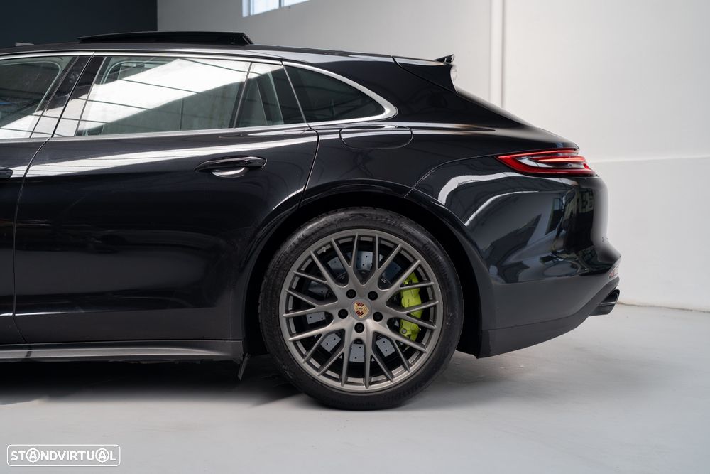 Porsche Panamera Sport Turismo Turbo S E-Hybrid - 21