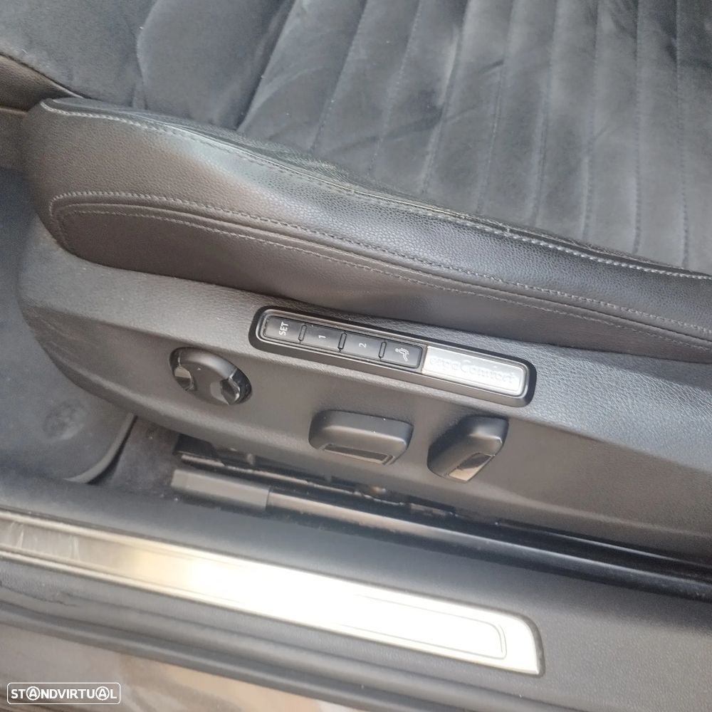 VW Passat 2.0 TDI R-Line DSG 4Motion - 14