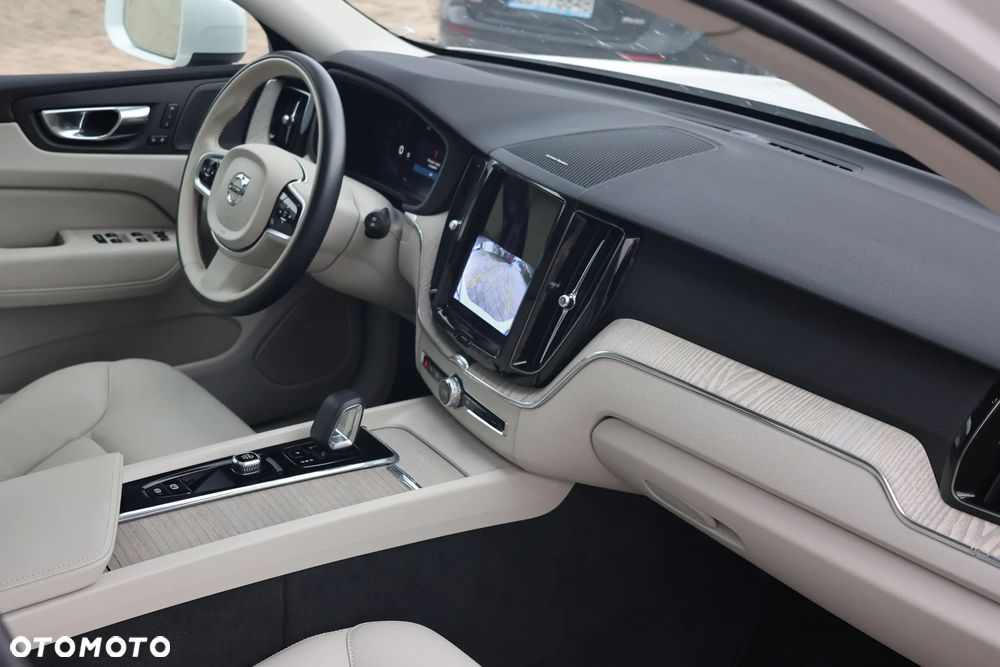 Volvo XC 60 T8 AWD Recharge Plus Dark - 21