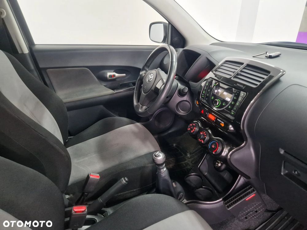 Toyota Urban Cruiser - 5