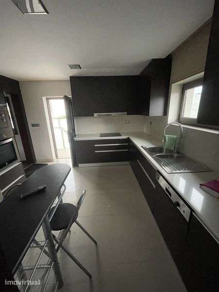 Arrendo andar moradia T3 com garagem em S Vitor - Grande imagem: 5/12