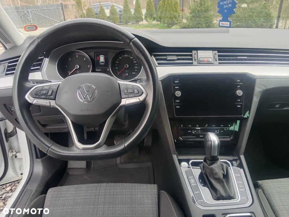 Volkswagen Passat 2.0 TDI Business DSG - 9