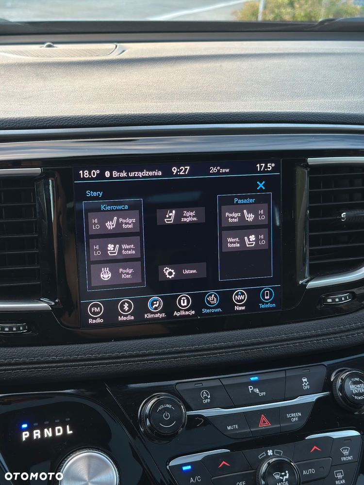 Chrysler Pacifica - 17