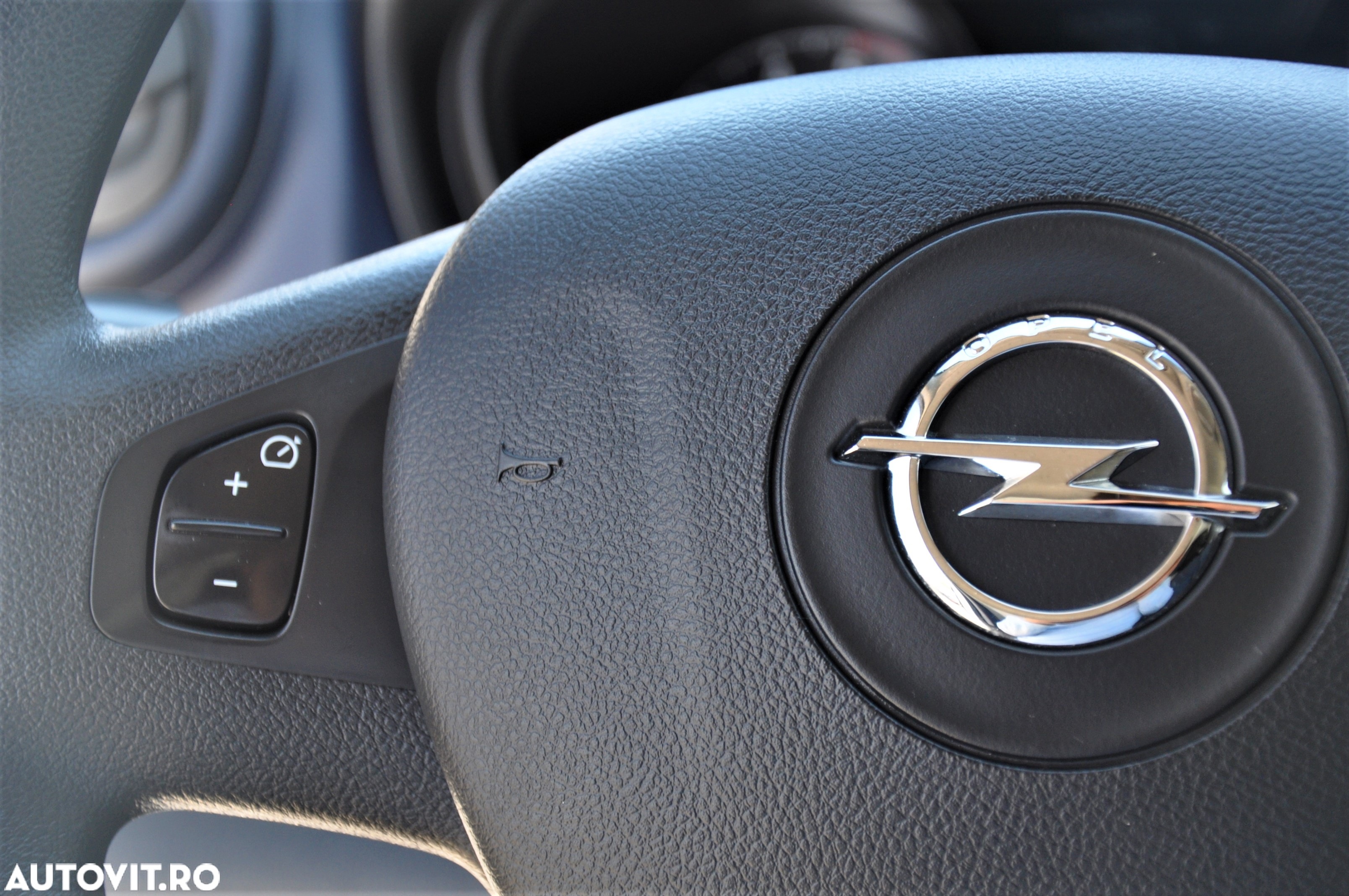 Opel Vivaro Furgon 3 Locuri - 23