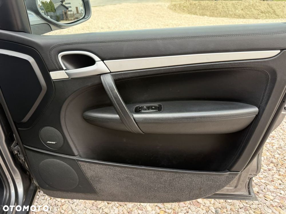 Porsche Cayenne Turbo - 26